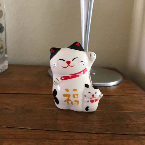 Urban Outfitters Accessories - Lucky Cat Good Fortune